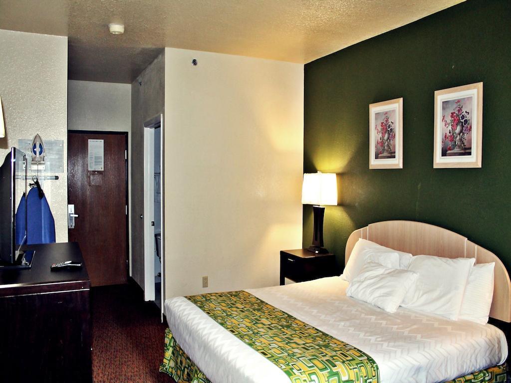Surestay Plus By Best Western San Antonio Airport Экстерьер фото
