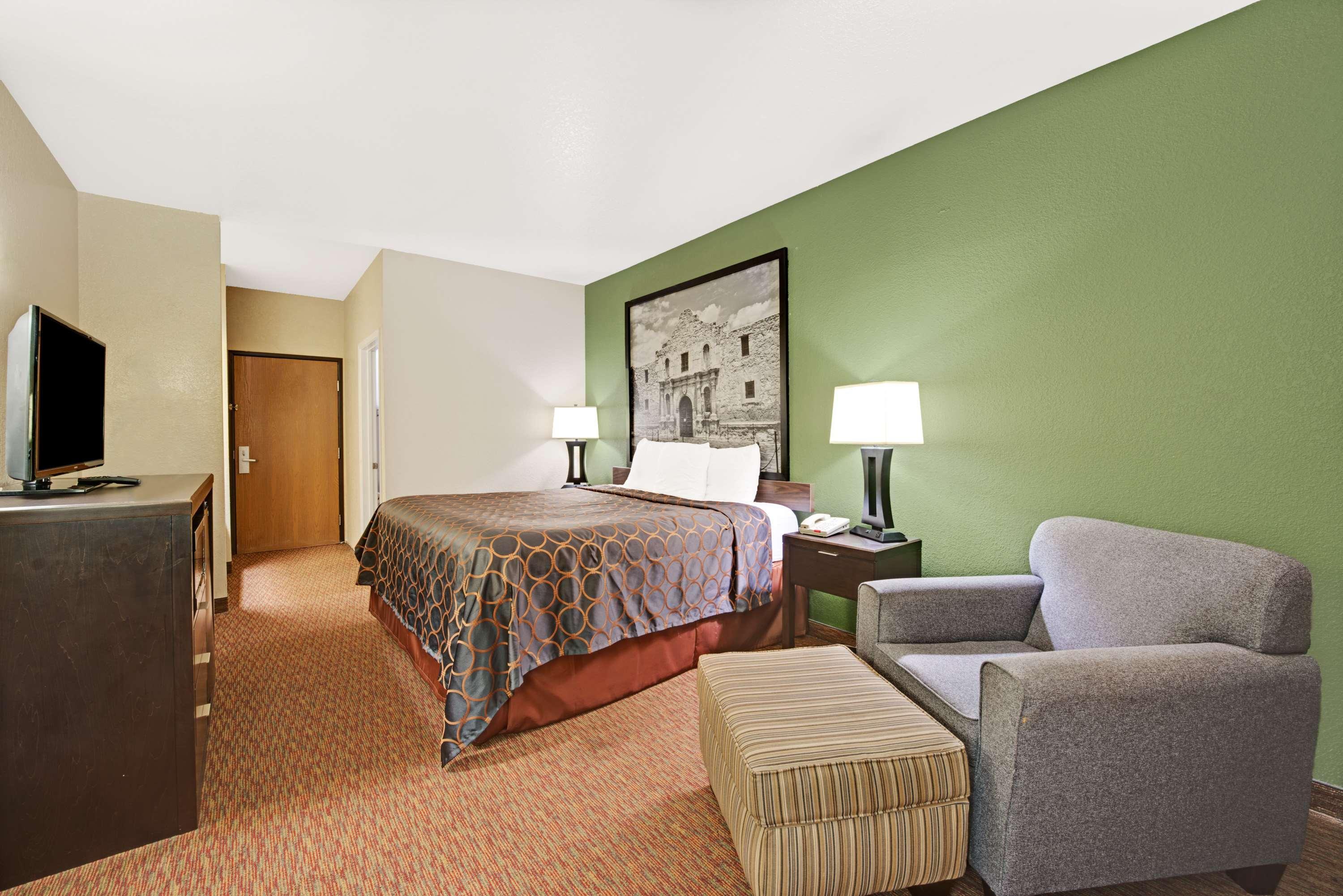 Surestay Plus By Best Western San Antonio Airport Экстерьер фото