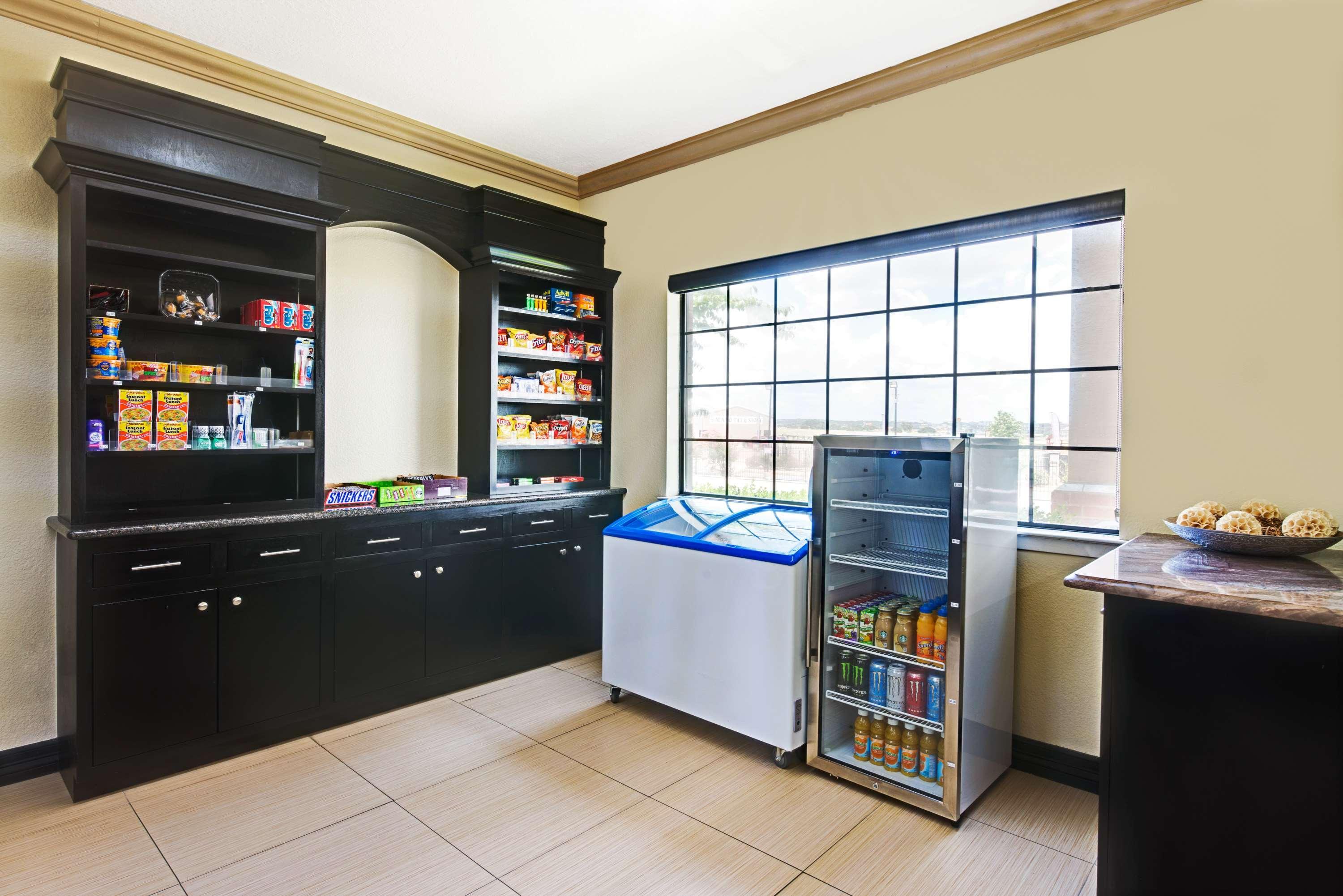 Surestay Plus By Best Western San Antonio Airport Экстерьер фото