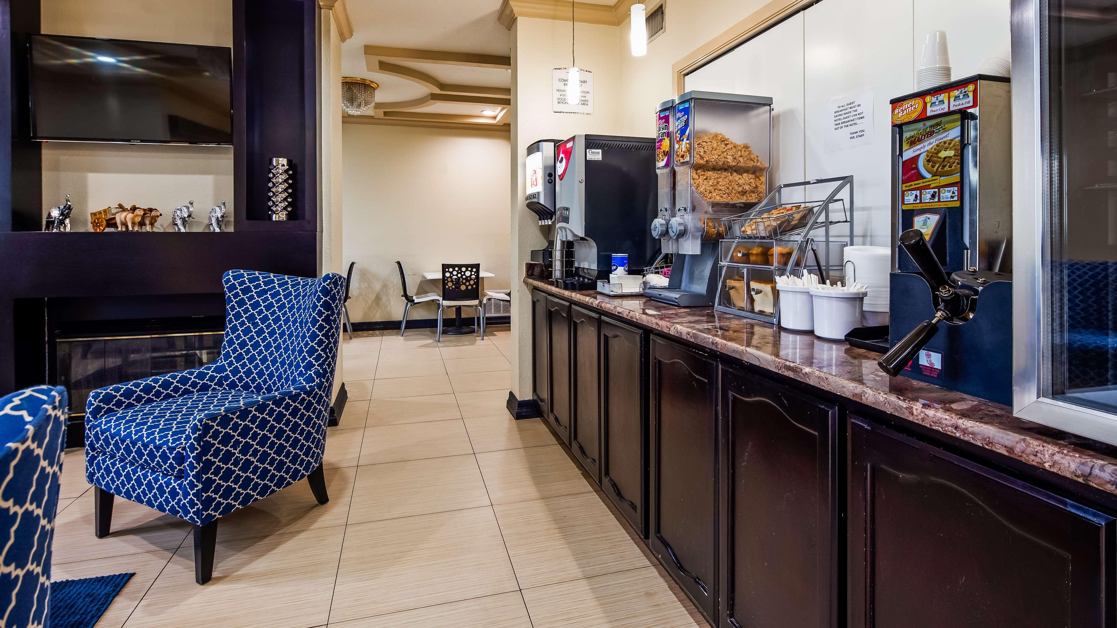 Surestay Plus By Best Western San Antonio Airport Экстерьер фото